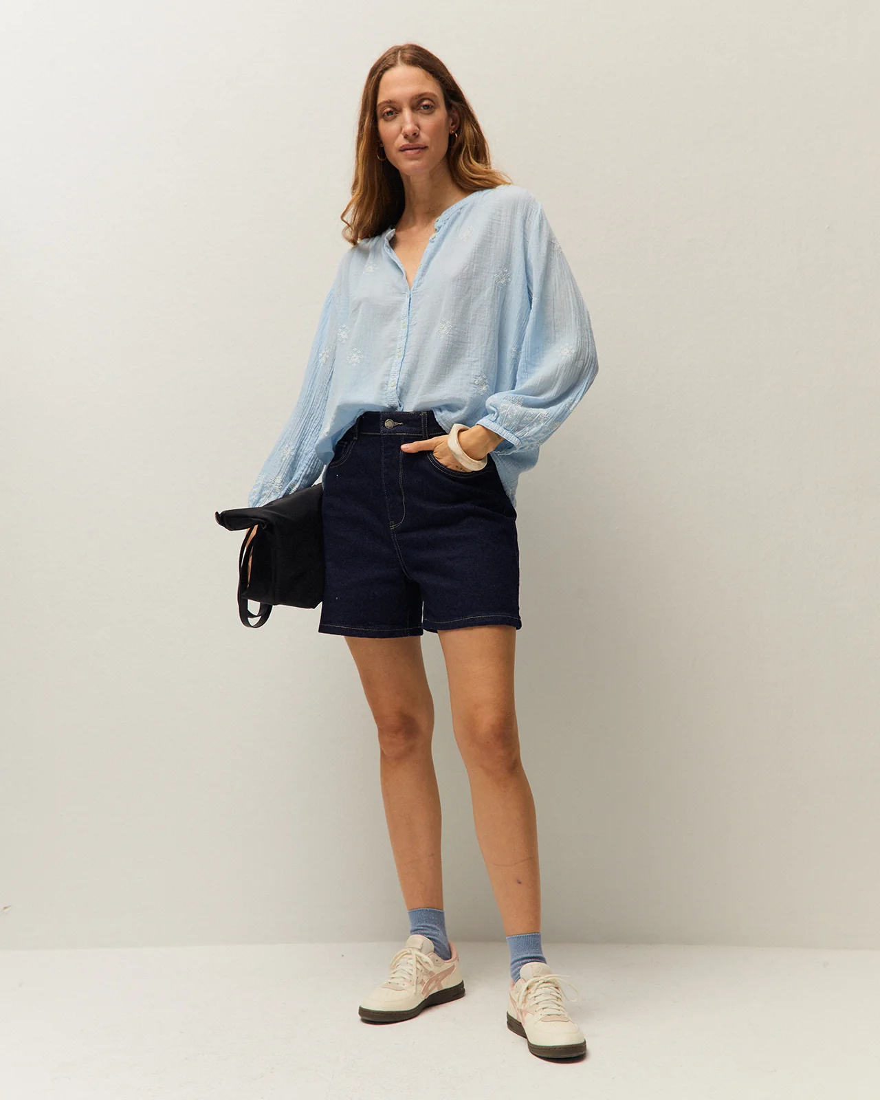 Camisa bordada azul - Image 3