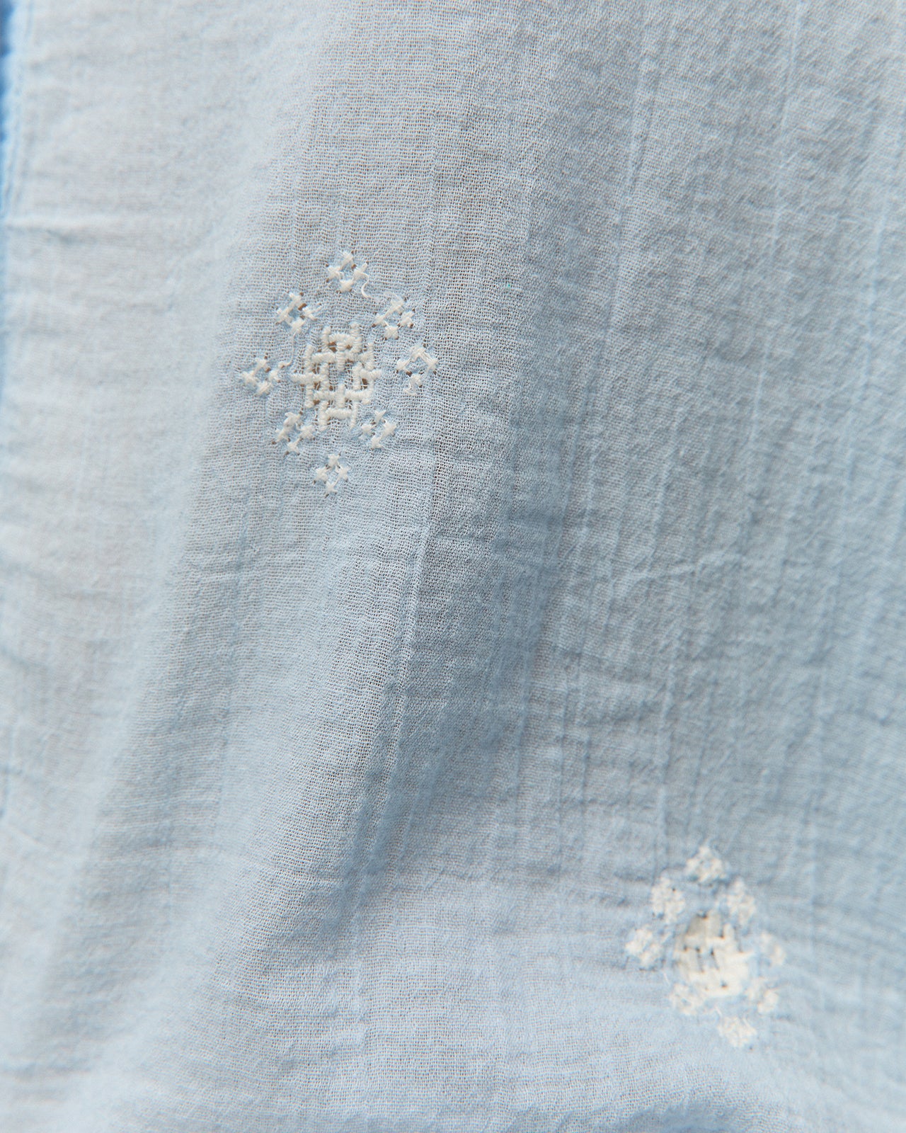 Camisa bordada azul - Image 5