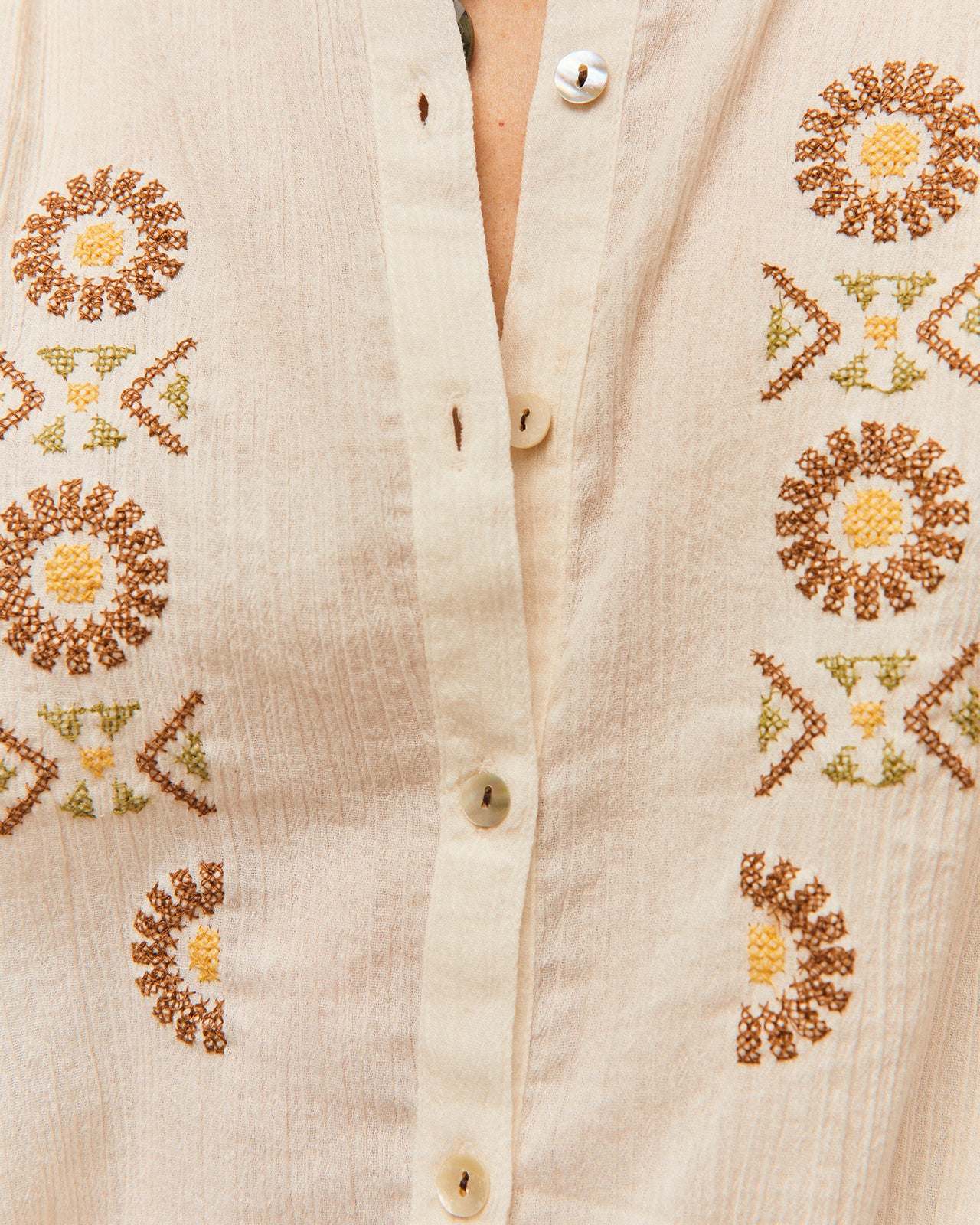 Camisa Bordado de colores - Image 5