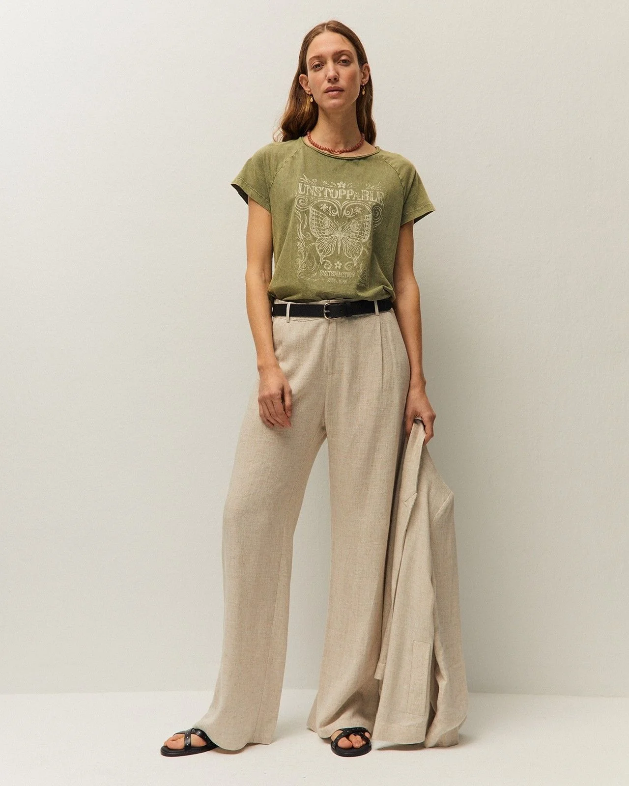 Camiseta con print de mariposa - Image 3