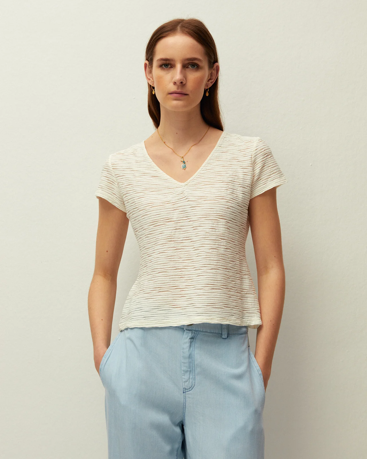 Camiseta estructura con frunce en escote