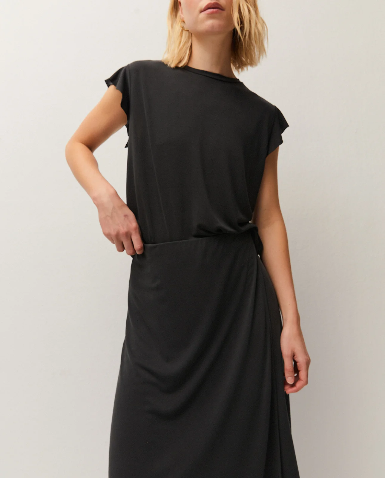 Falda midi  con corte - Image 4