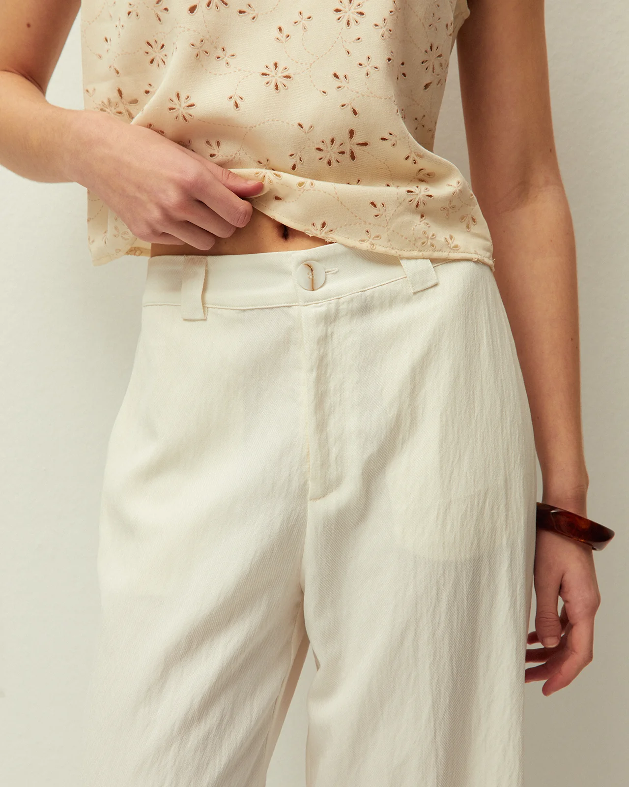 Pantalón ancho blanco - Image 4