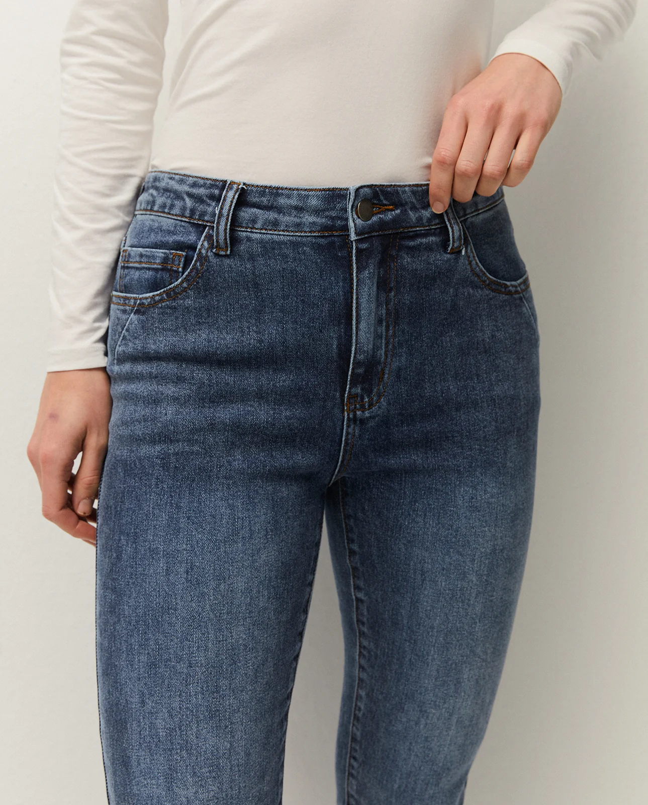 Pantalón denim básico - Image 4