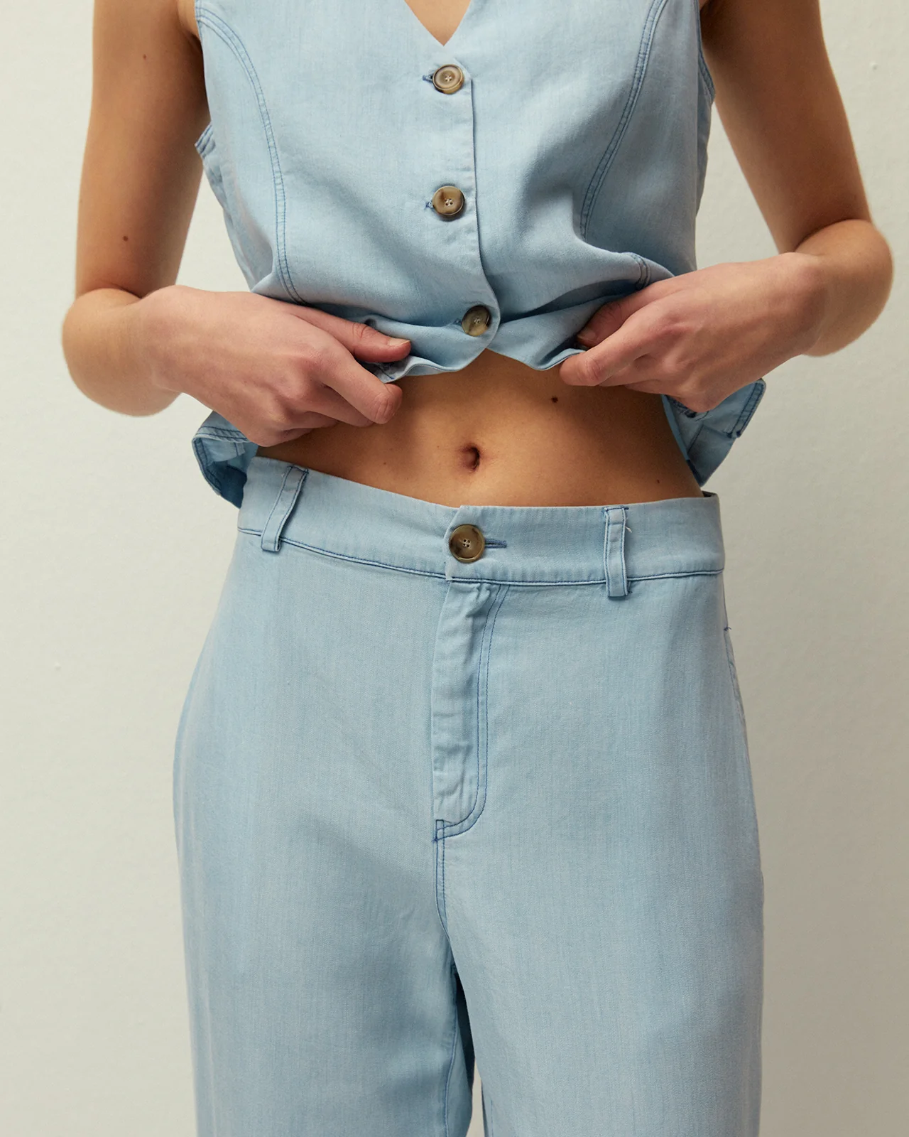 Pantalón efecto denim fluido - Image 4