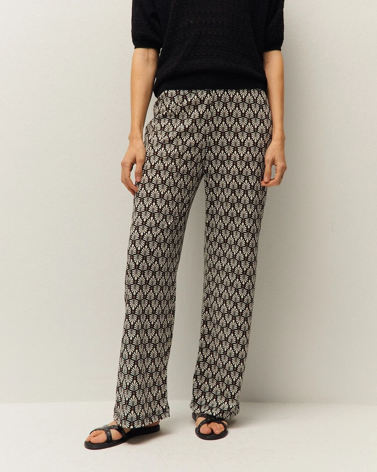 Pantalón estampado geométrico - Image 3