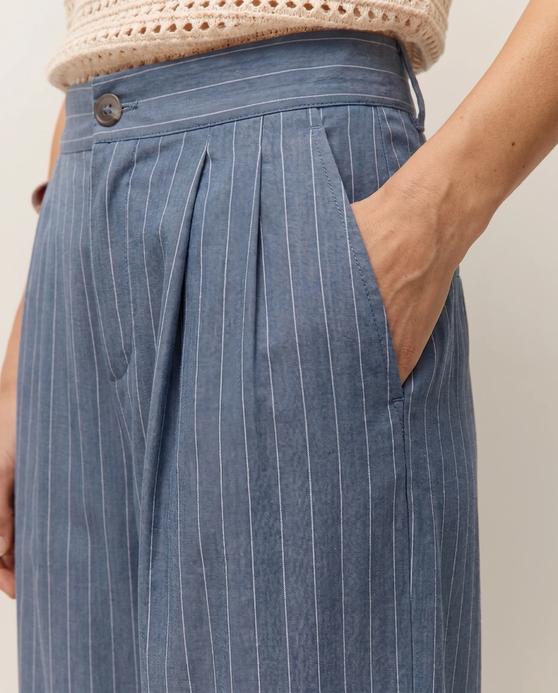 Pantalón fluido raya diplomática - Image 4