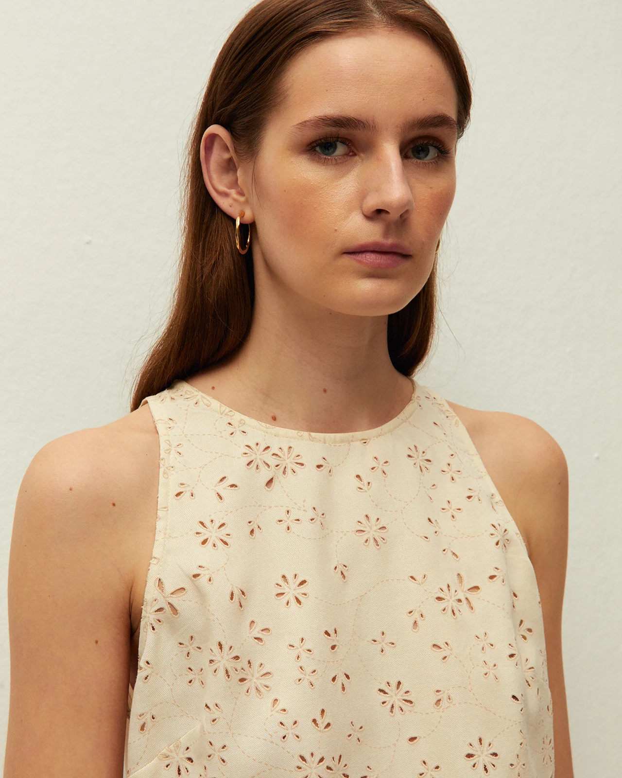 Top halter calado - Image 4