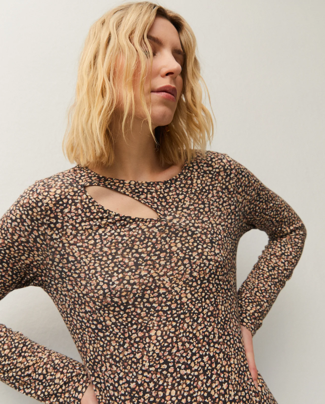 Vestido cut-out - Image 4