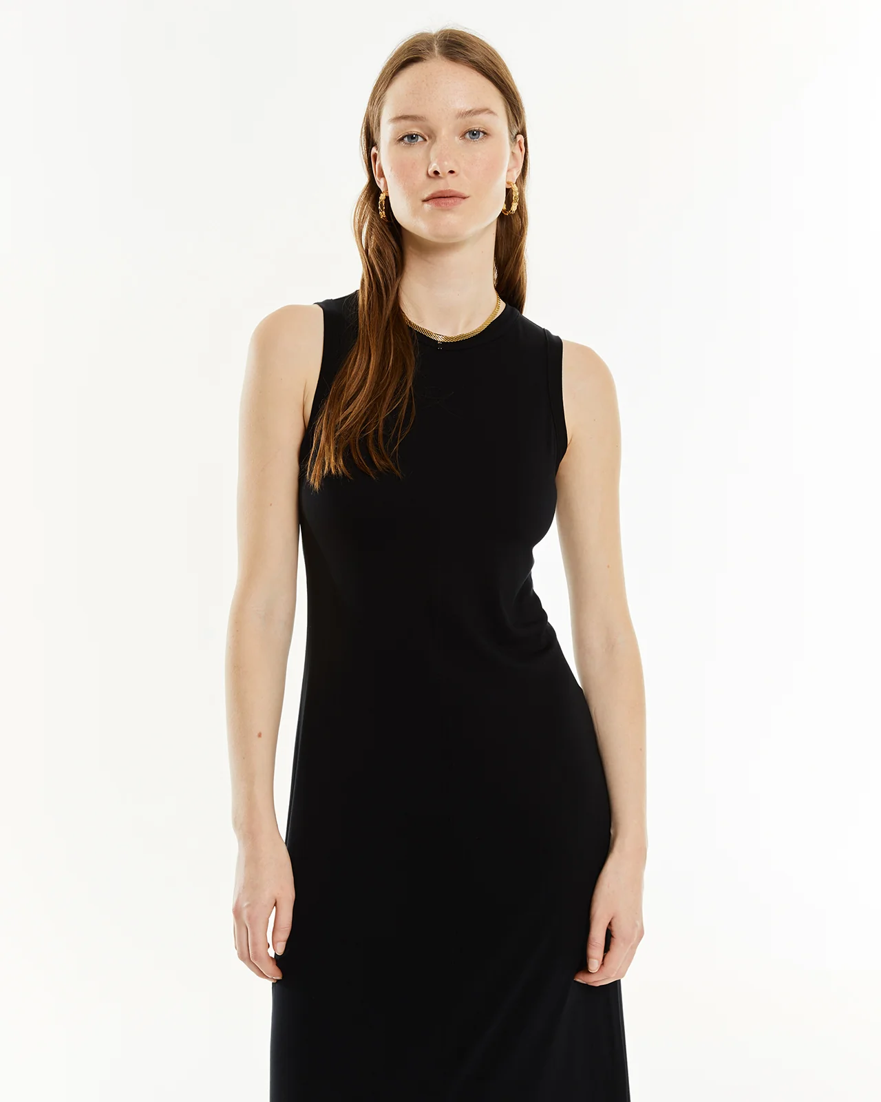 Vestido largo evasé con escote halter - Image 4